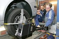 Bildungsakademie Tübingen<br>KFZ-Technik-Mechatroniker<br>Dirk Haigis (links)