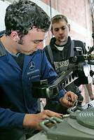 Bildungsakademie Tübingen<br>KFZ-Technik-Mechatroniker<br>Simon Hermann (links)